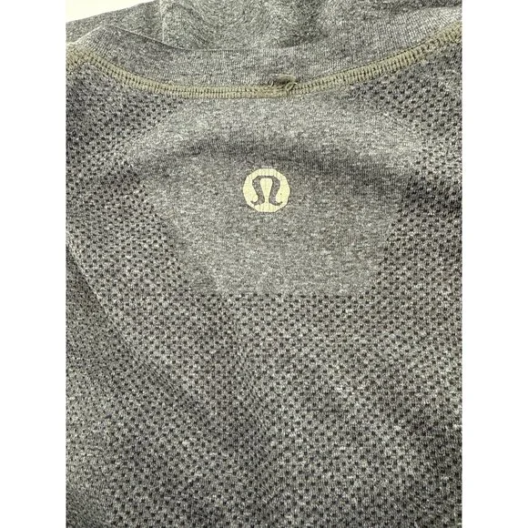 Lululemon Mens Heathered Gray Short Sleeve T-Shirt Size L - Picture 5 of 10